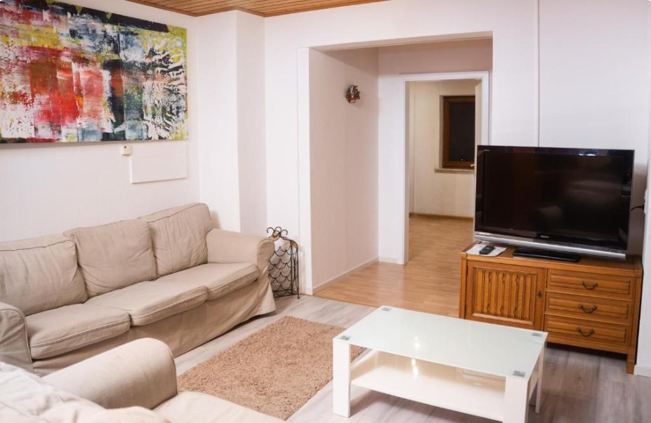 Großes Serviced Apartment Wohnung - 3 Schlafzimmer - 7 Personen