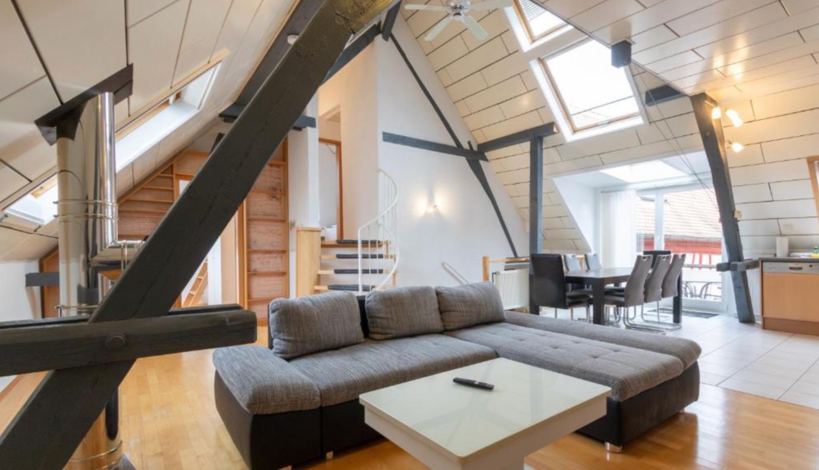 Helles Apartment mit Parkplatz in Gau-Algesheim